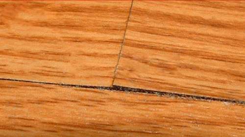 Gỗ lát sàn thông thường bị cong vênh sau thời gian dài sử dụng